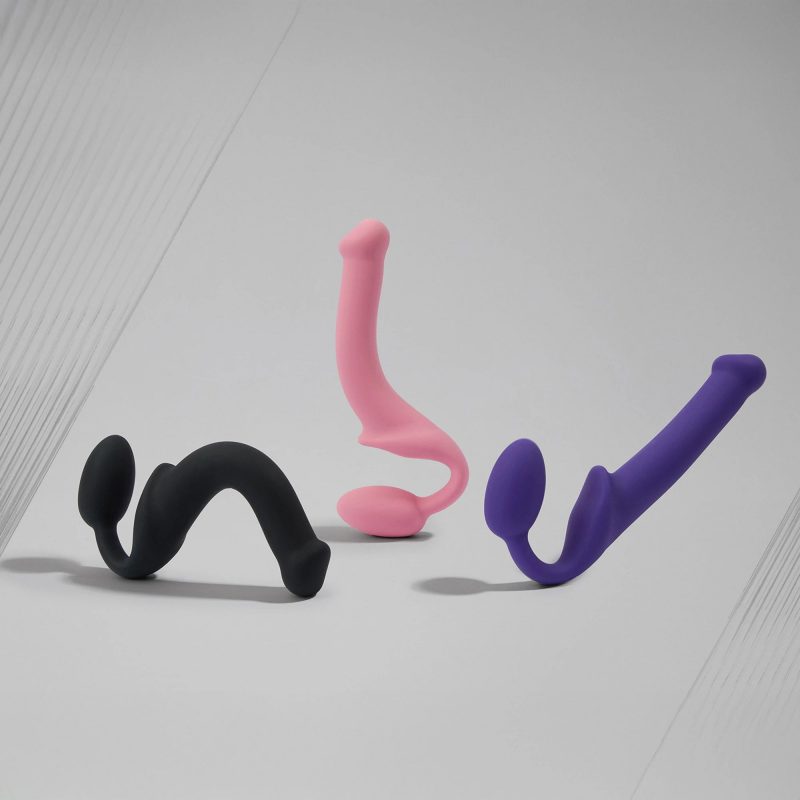 Strap-On-Me - Semi-Realistische Buigbare Strap-On Dildo Maat S - Roze - Afbeelding 12